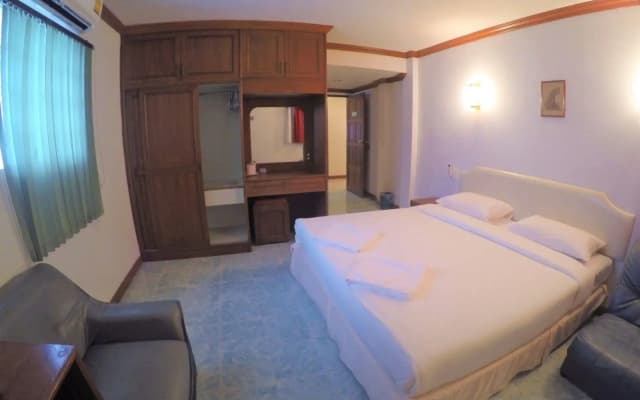 Break Point Patong Hotel - photo 3