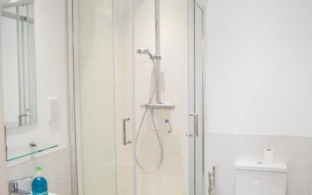 Spacious 2 Bedroom Home - photo 5