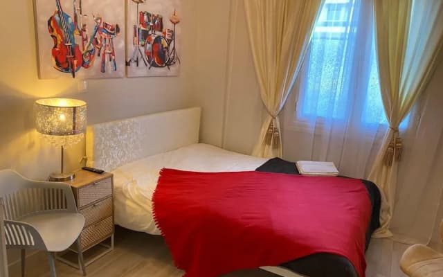 Modern 1-bed Studio in Athens - photo 2
