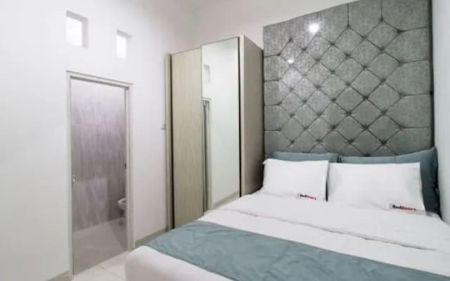 RedDoorz Mampang 7 - photo 4