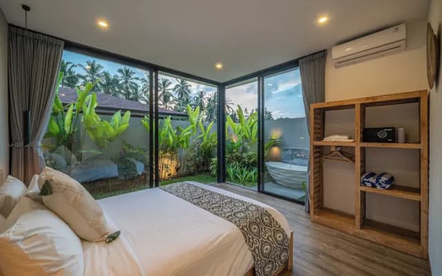 Xanadu - 5BR Ubud Designer Villa, Pool with Rice Fields Views - photo 3