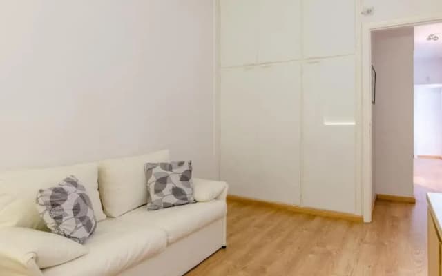 Elegant 2BD Evelpidon Apartment - photo 2