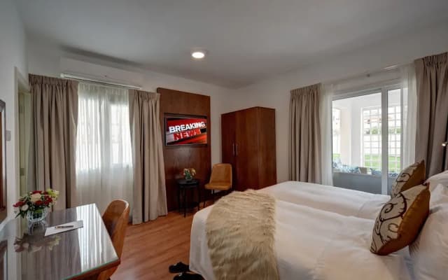 J5 Four Bedroom Villa in Al Wasl For Family Stay Only - photo 3