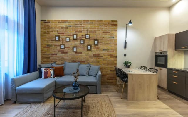 E13 Exclusive Studio - photo 3