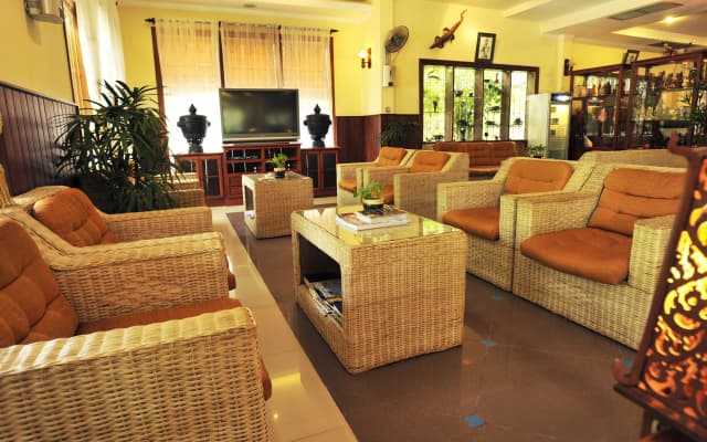 City River Hotel - photo 2