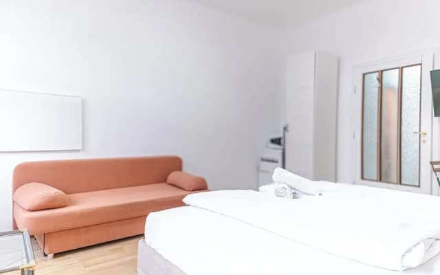 Pleasant Stay in a Great Location - photo 4