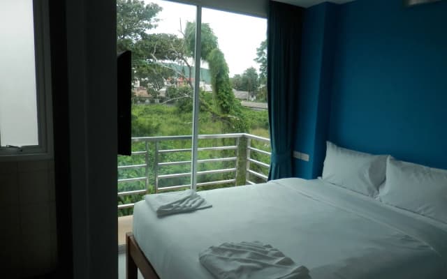 Cheeky Monkey's Samui - photo 4
