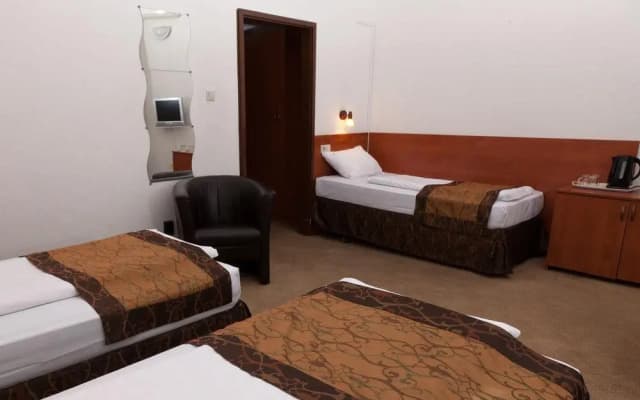Equity Point Budapest - Hostel - photo 3