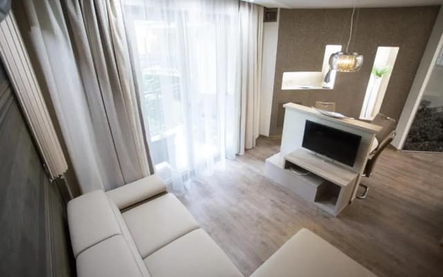 All Seasons Apartment - photo 2