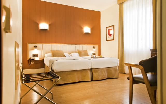 Los Condes Hotel - photo 3