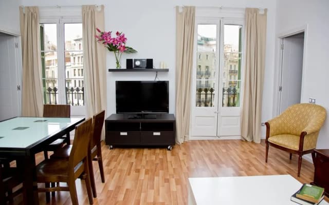 Claris Apartments - photo 5