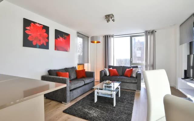 2 Bed 2 Bath flat close to underground - photo 5