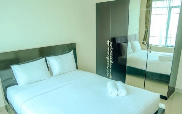 Spacious Hampton's Park Apartment with Working Space - photo 5