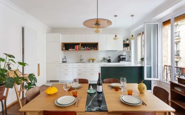 Bright Apartment in the Heart of Paris - photo 2