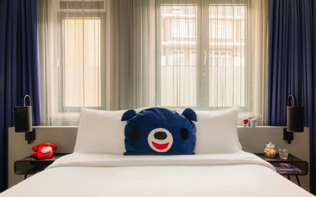 Leonardo Hotel Amsterdam Leidse Square - photo 4