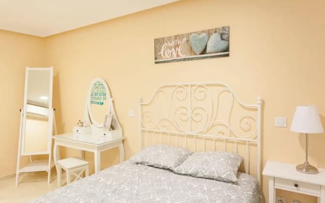 Modern & Beautiful Apt. Historic District - Sol - photo 4