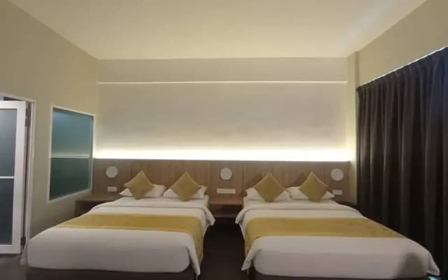 Big Tree Hotel - photo 3