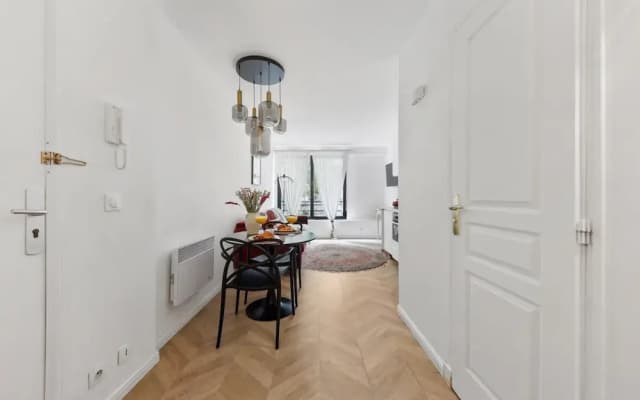 Classy 1BR - Elysee & Madeleine Area - photo 5