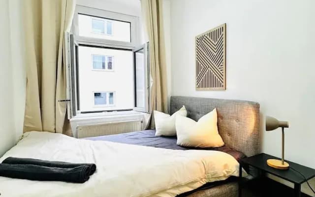 Affordable 4BR Near Stadthalle - photo 4