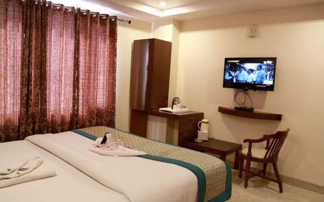 Hotel Geetasaar - photo 4