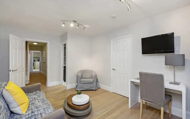 The Sussex Garden Apartment - photo 5