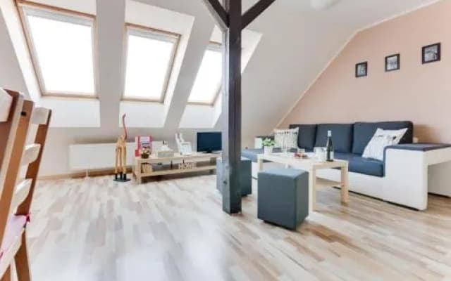 Jane's Attic Apartment - photo 4