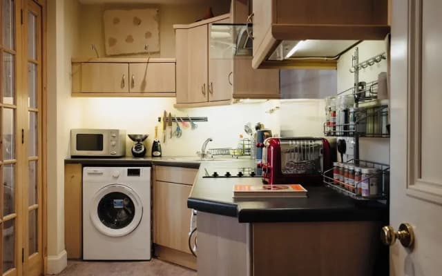 Traditional Central 2-Bed Apartment - photo 5