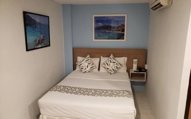 Summer Breeze Hotel - photo 2