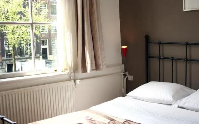 The Veteran Hostel - photo 4