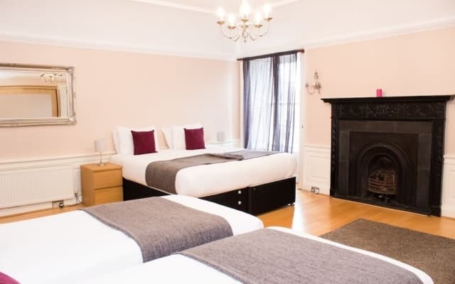 Castle View Apartments - photo 5
