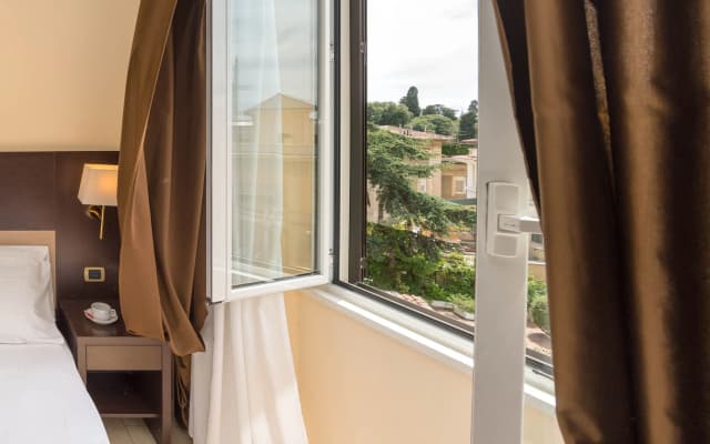 SHG Hotel Portamaggiore - photo 3