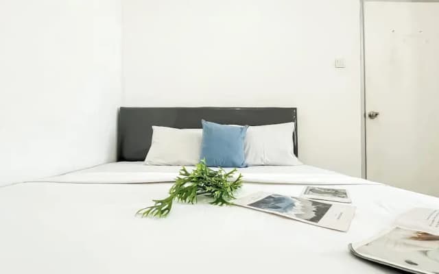 Basic 2Br Apartment At Green Bay Pluit - photo 3
