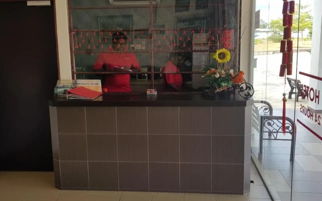 CMN Hotel - photo 2