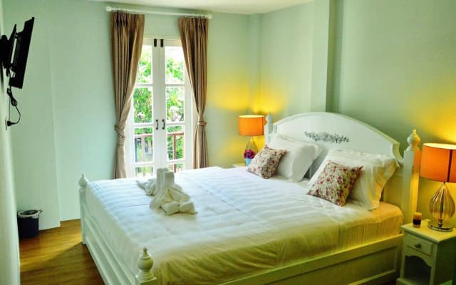 Pemberley House - photo 4