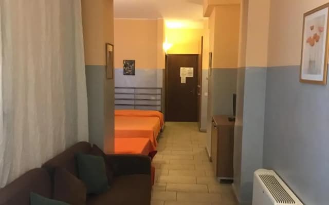 "4 pax Studio, Month to Month Lease, Utility Costs Included" - photo 4