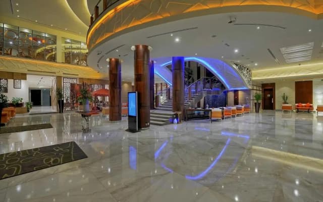 Marriott Hotel Production City, Dubai - photo 2