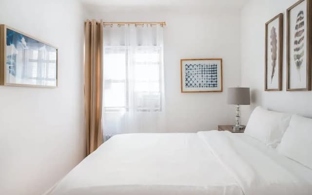102-1a Best Value 2BR Apt Near Central Park - photo 4