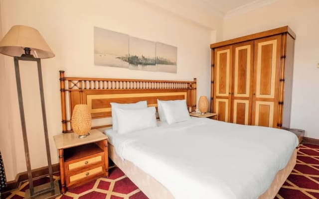 Om Kolthoom Hotel - photo 2