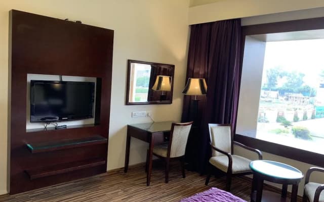 Mohan Vilaas Hotel and Resort - photo 4