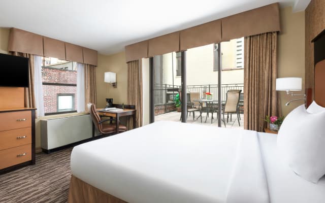 The Hotel @ Fifth Avenue - photo 5