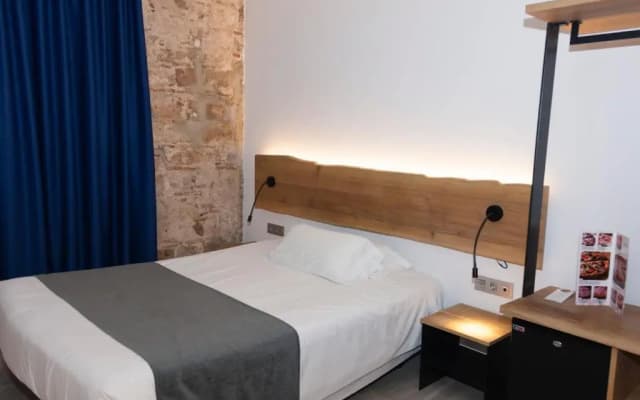 Paris Hostal - photo 5
