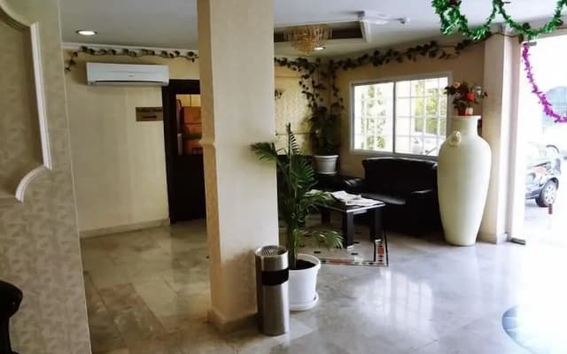 Sun City Hotel - photo 2