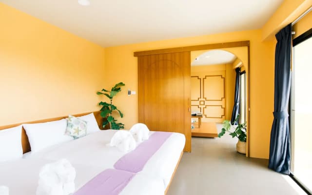 ROYAL PINEAPPLE HOTEL | A Welcome to Wealth and Good Fortune - photo 4