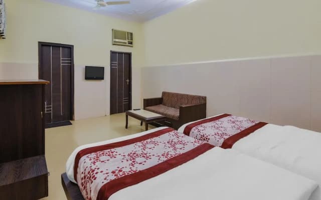 Shubham Palace by OYO - photo 2