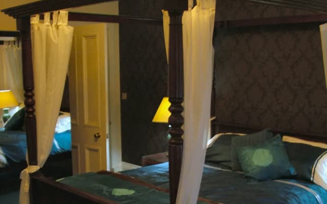 Regis Guest House - photo 2