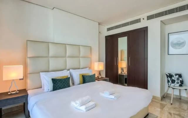 Luxury Apartment Steps Away From Everything - photo 4
