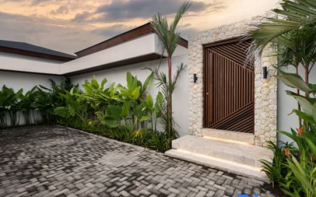 Villa Leonard by BaliSuperHost - photo 3