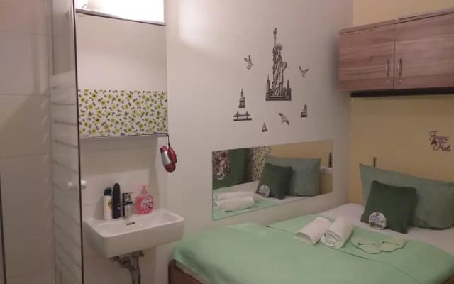 Elisabeth Hostel - photo 2