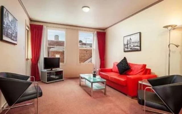Clocktower Apartment Hotel - photo 3