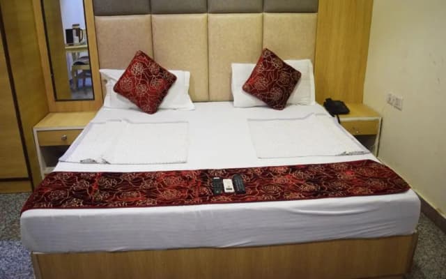 The Paramont Suites Delhi - photo 2